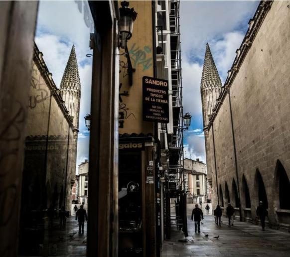 Ferienwohnung Buhardilla Con Vistas A La Catedral Burgo Exterior foto